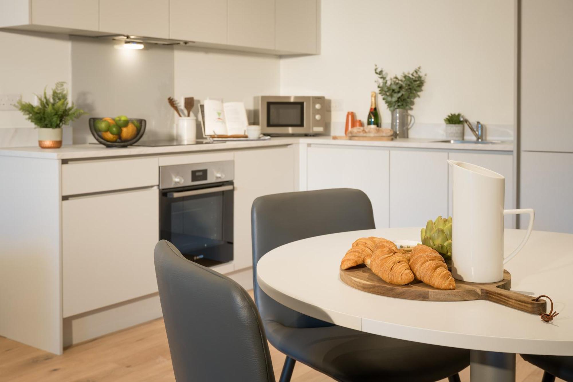 Luxury 2 Bed Cherrywood 18 Apartment *