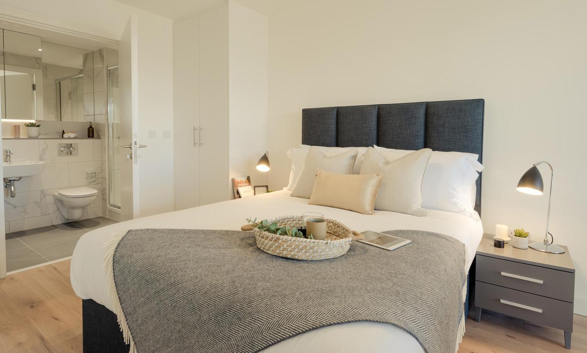 Luxury 2 Bed Cherrywood 18