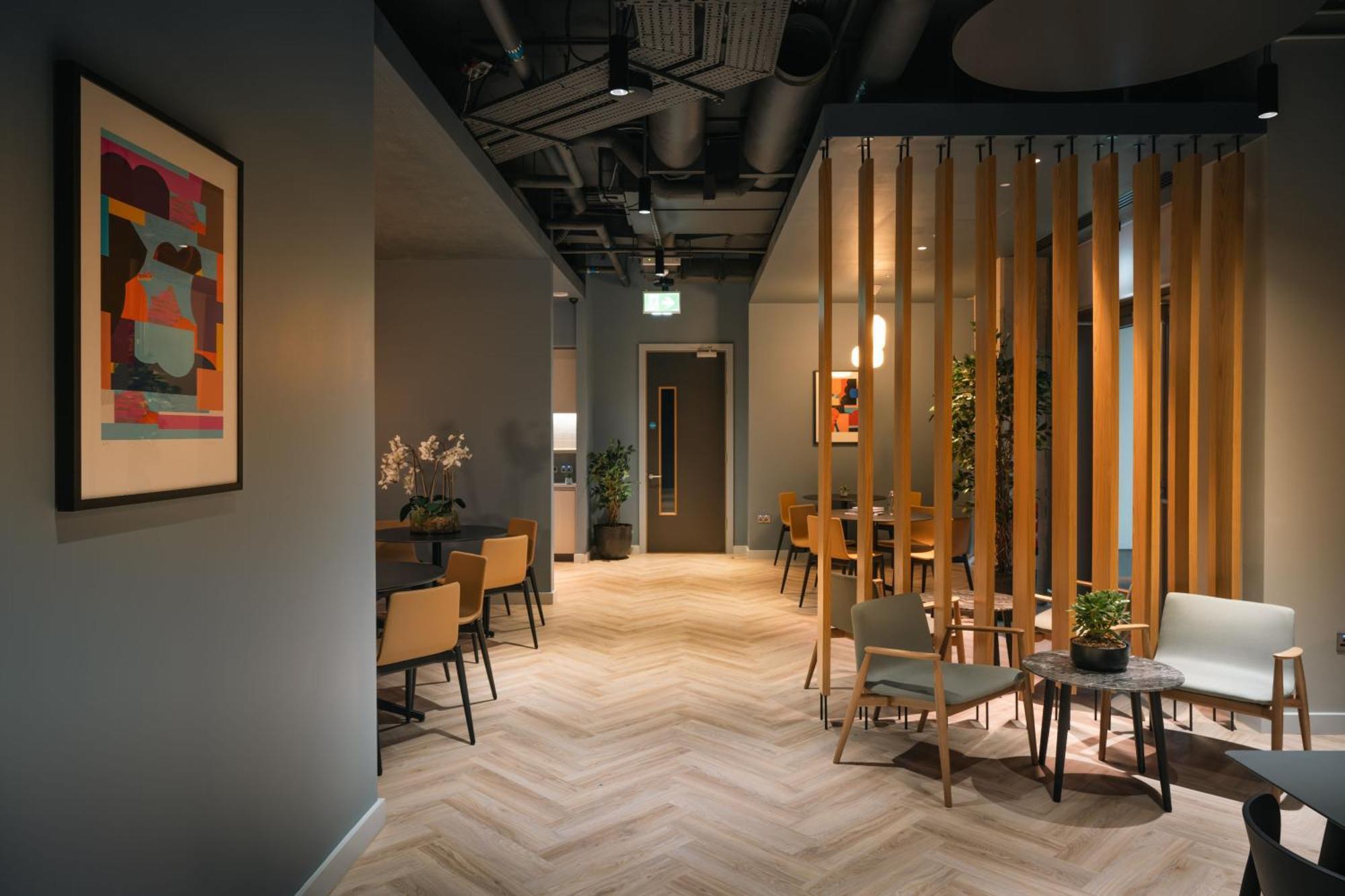 Luxury 2 Bed Cherrywood 18